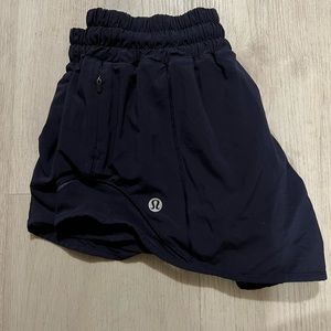 Lululemon Navy Blue Hotty Hot shorts 2.5” size 4